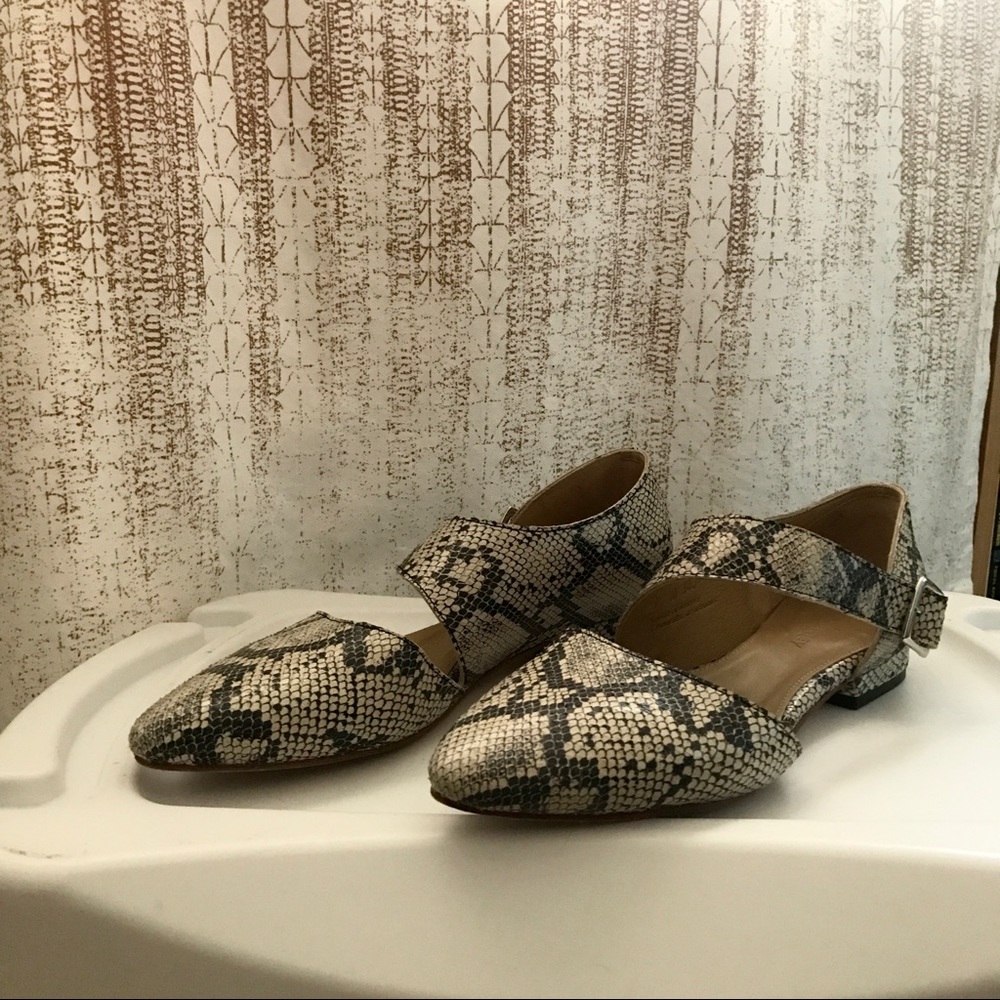 Poppy Barley Beltline Cutout Flats size 9